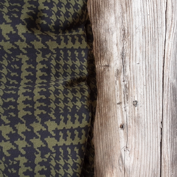 Alfani green and black patterned blouse size large - Picture 8 of 8